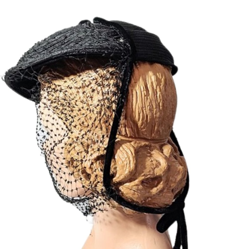 1940s Black Straw Round Tilt Hat With A Black Full Face Veil And Velvet Ties - Picture 5 of 7